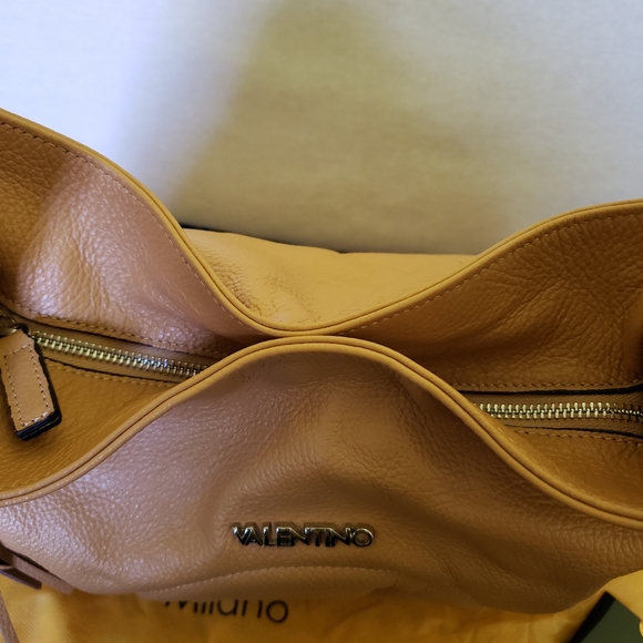 Mario Valentino Spa Designer Hand Bag - Picture 4 of 9